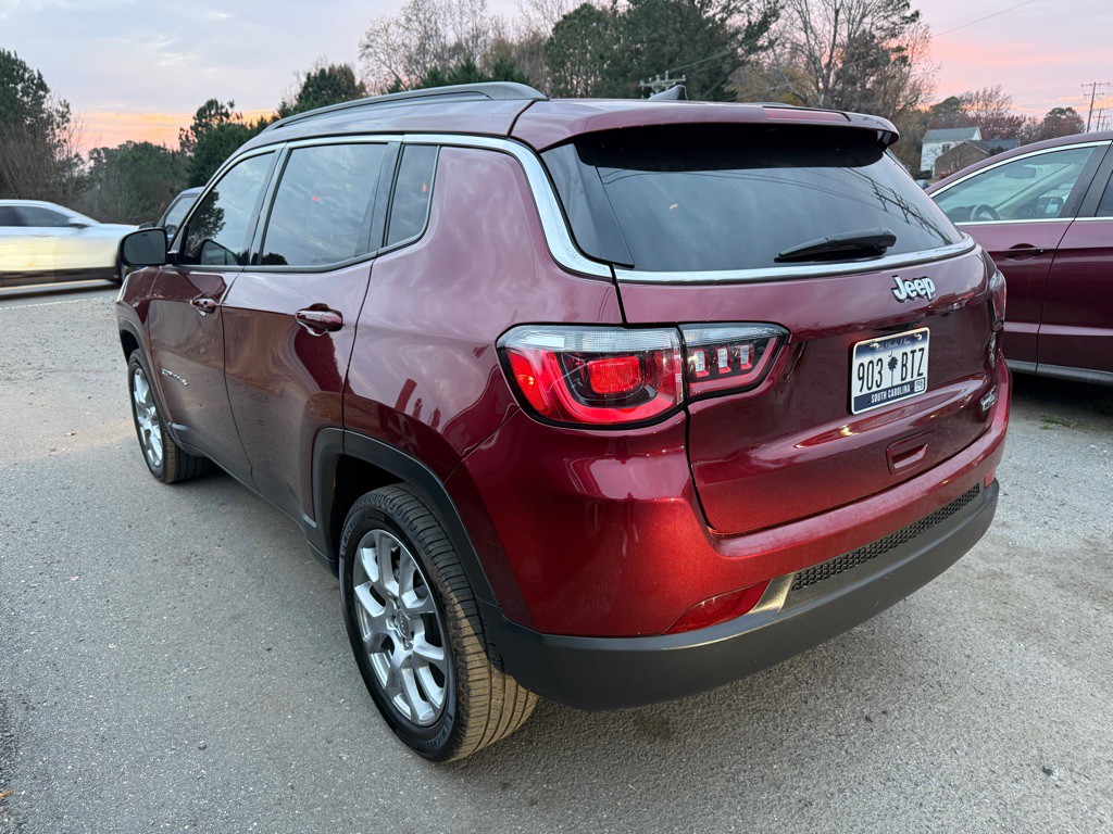 2022 Jeep Compass Image 2