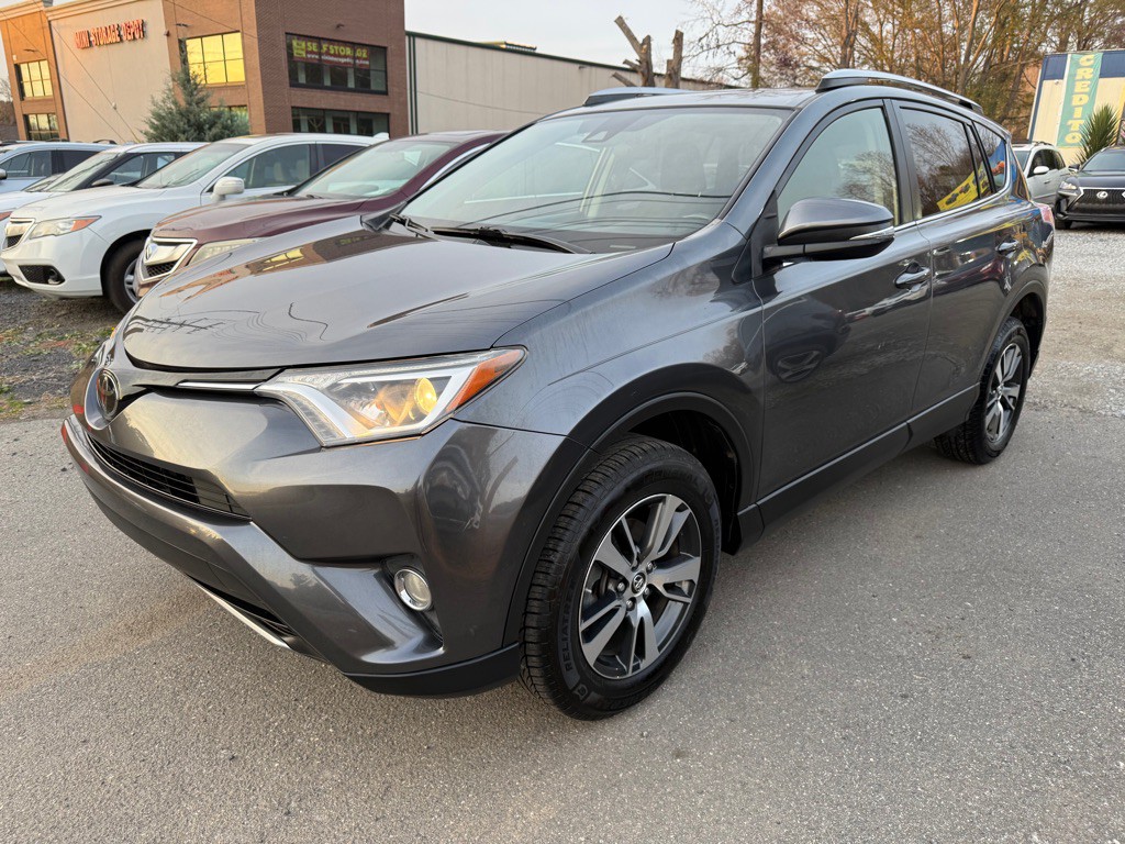 2017 Toyota Rav4 Image 1