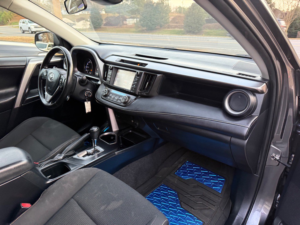 2017 Toyota Rav4 Image 7