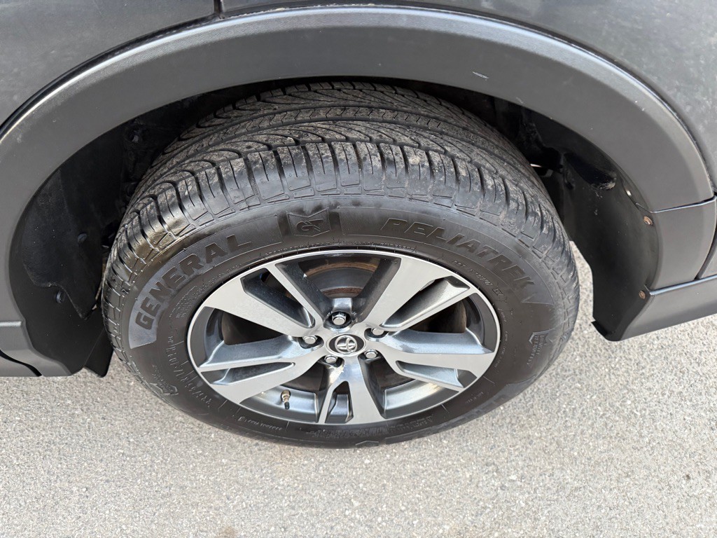 2017 Toyota Rav4 Image 10