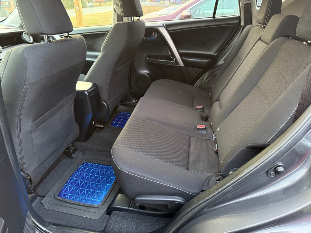 2017 Toyota Rav4 Image 11