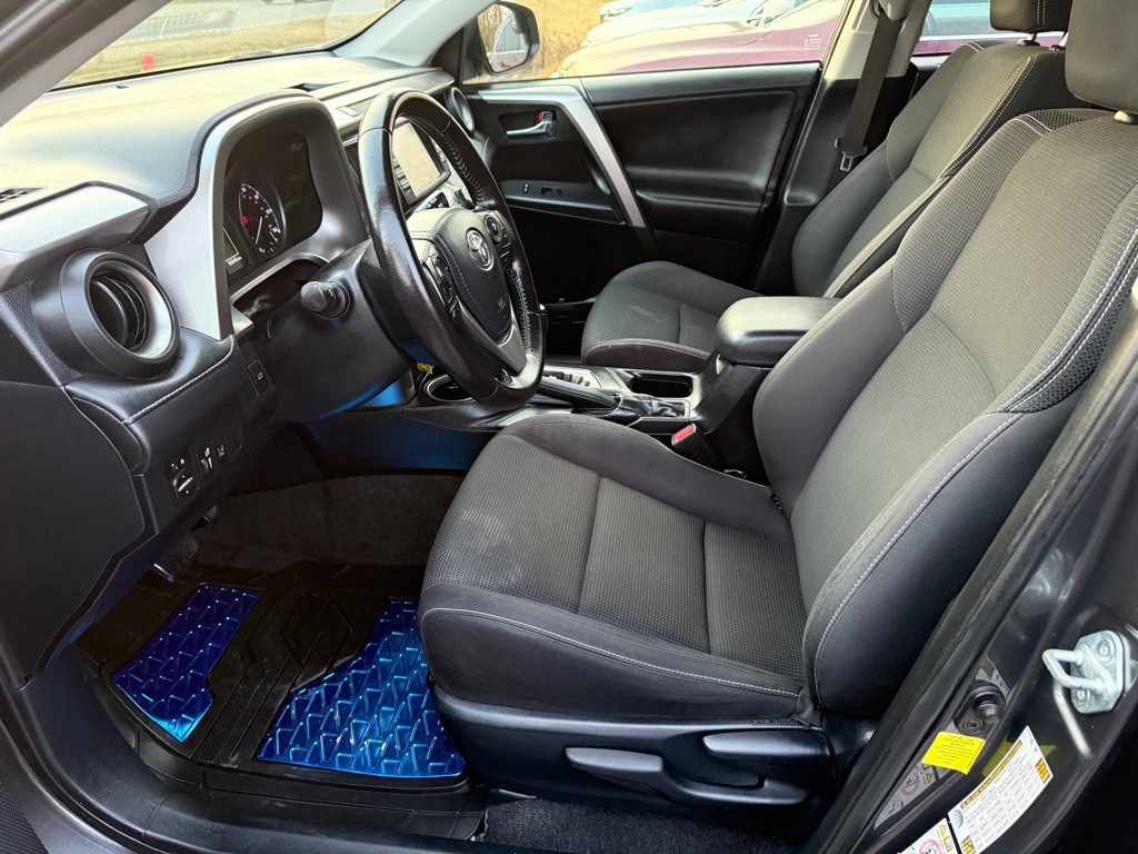 2017 Toyota Rav4 Image 12