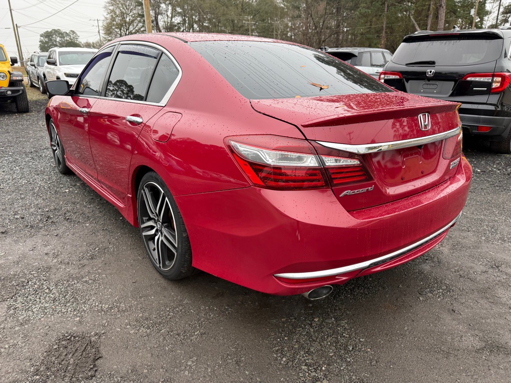 2017 Honda Accord Image 2