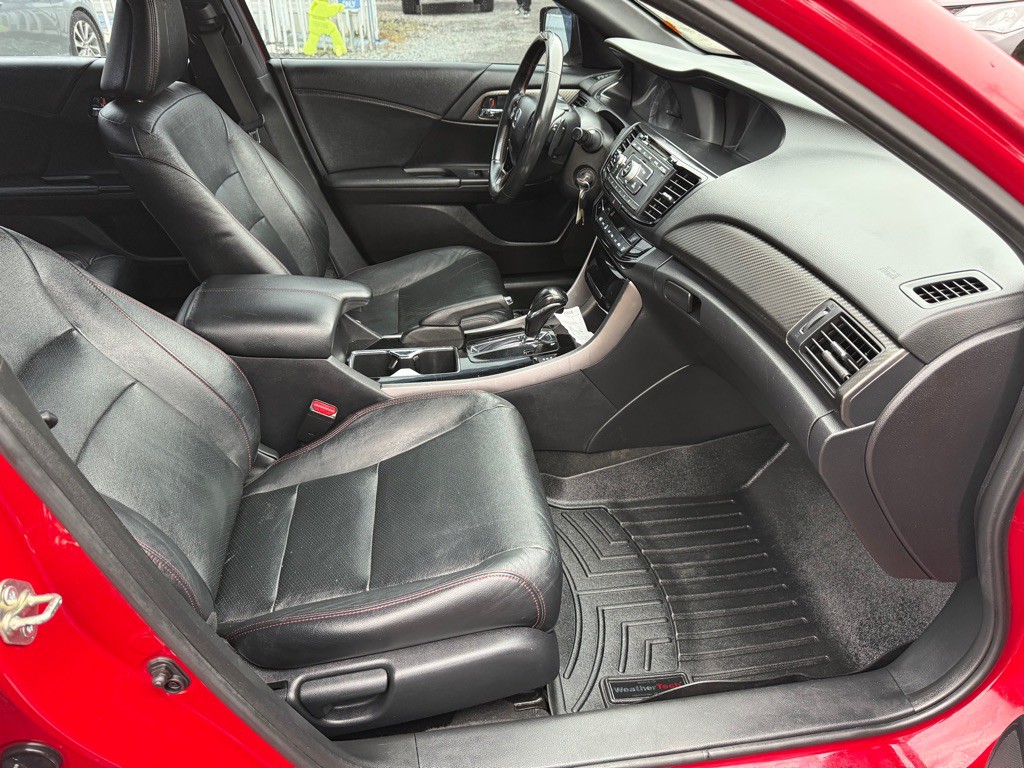 2017 Honda Accord Image 5