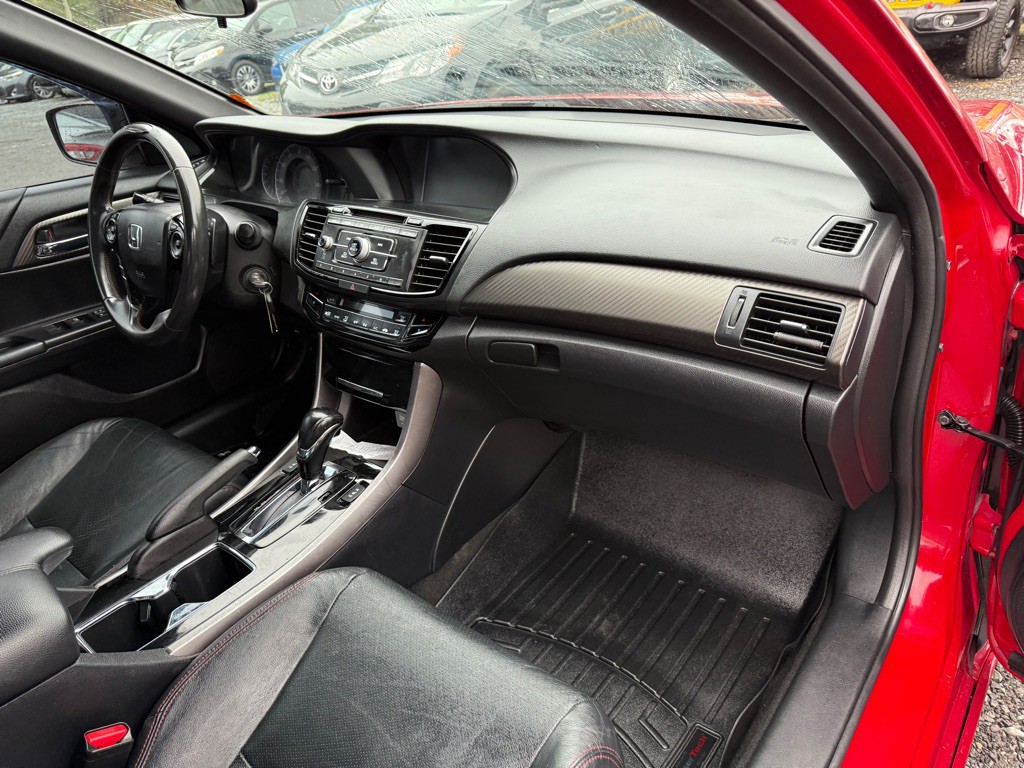 2017 Honda Accord Image 6