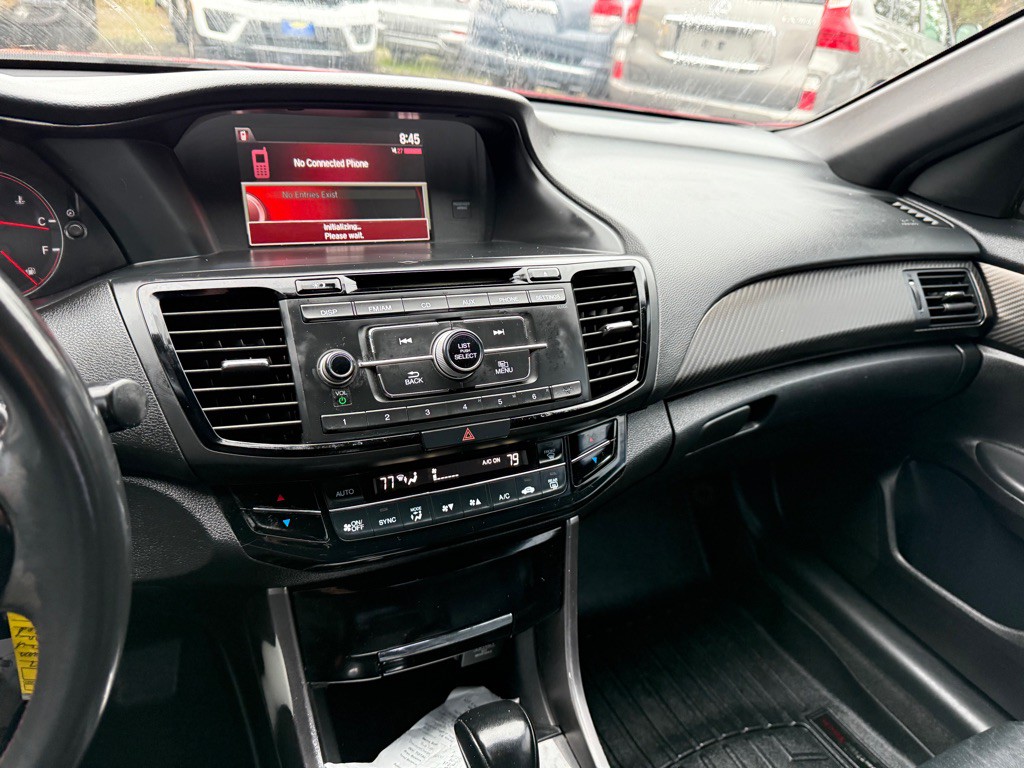 2017 Honda Accord Image 14