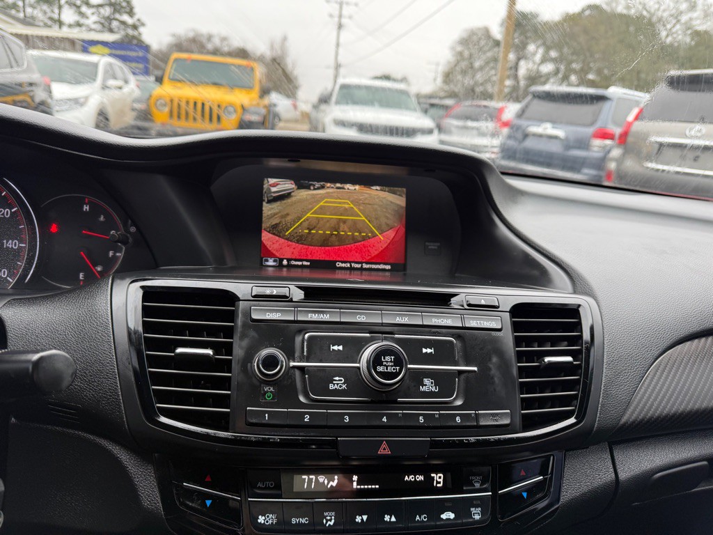 2017 Honda Accord Image 15