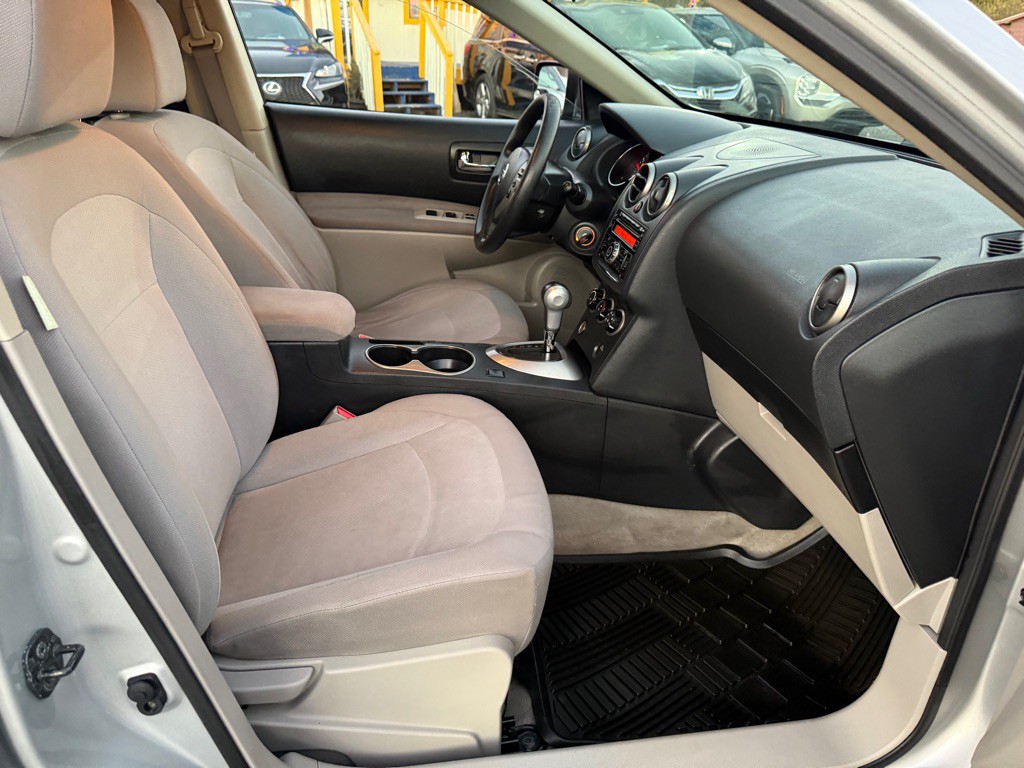 2013 Nissan Rogue Image 6