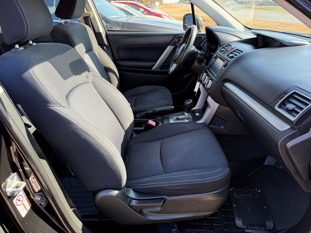 2017 Subaru Forester Image 6