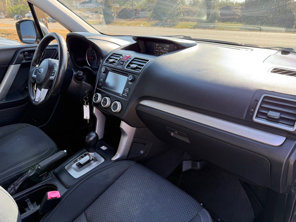 2017 Subaru Forester Image 7