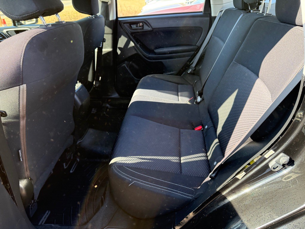 2017 Subaru Forester Image 10