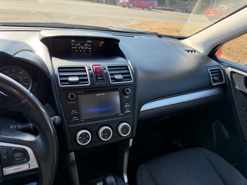 2017 Subaru Forester Image 15