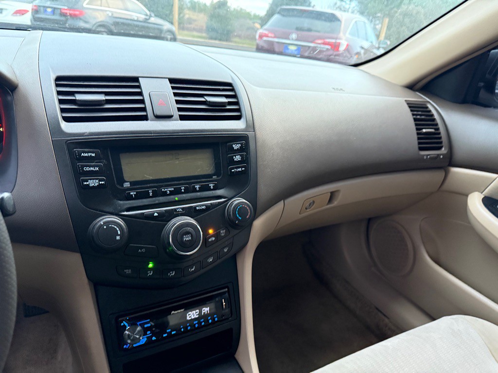 2003 Honda Accord Image 11