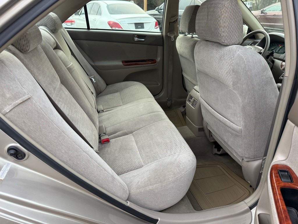 2003 Toyota Camry Image 8