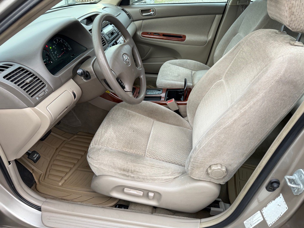 2003 Toyota Camry Image 10