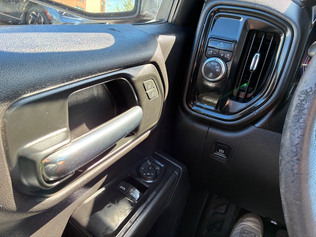2019 GMC Sierra Image 13