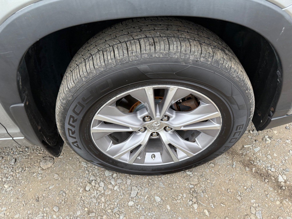 2014 Toyota Highlander Image 5