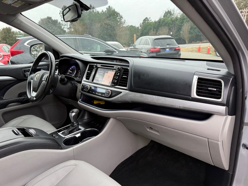 2014 Toyota Highlander Image 7