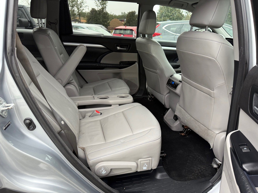 2014 Toyota Highlander Image 8