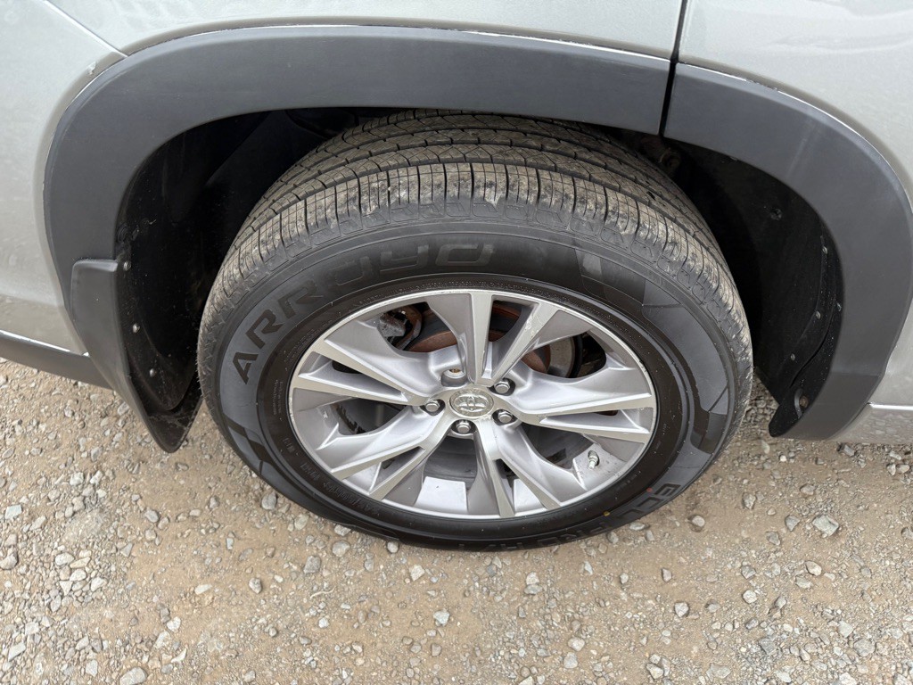 2014 Toyota Highlander Image 9