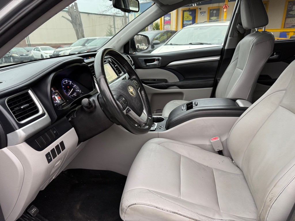 2014 Toyota Highlander Image 12