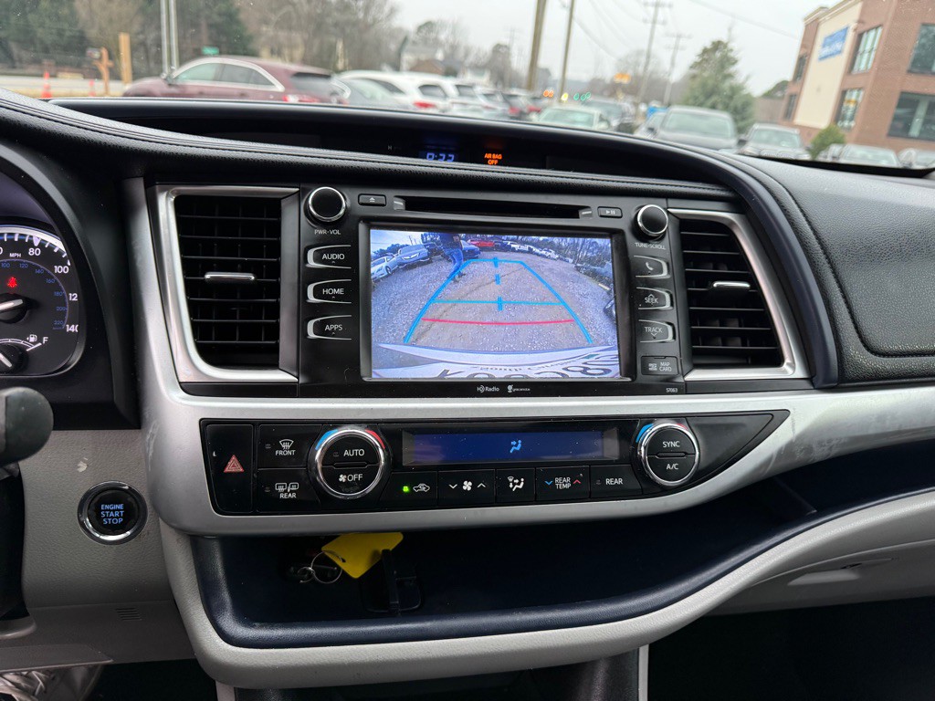 2014 Toyota Highlander Image 18