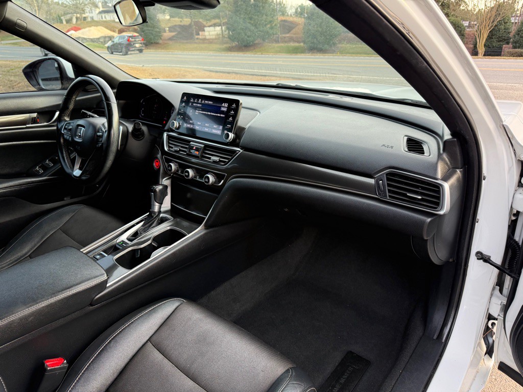 2019 Honda Accord Image 7