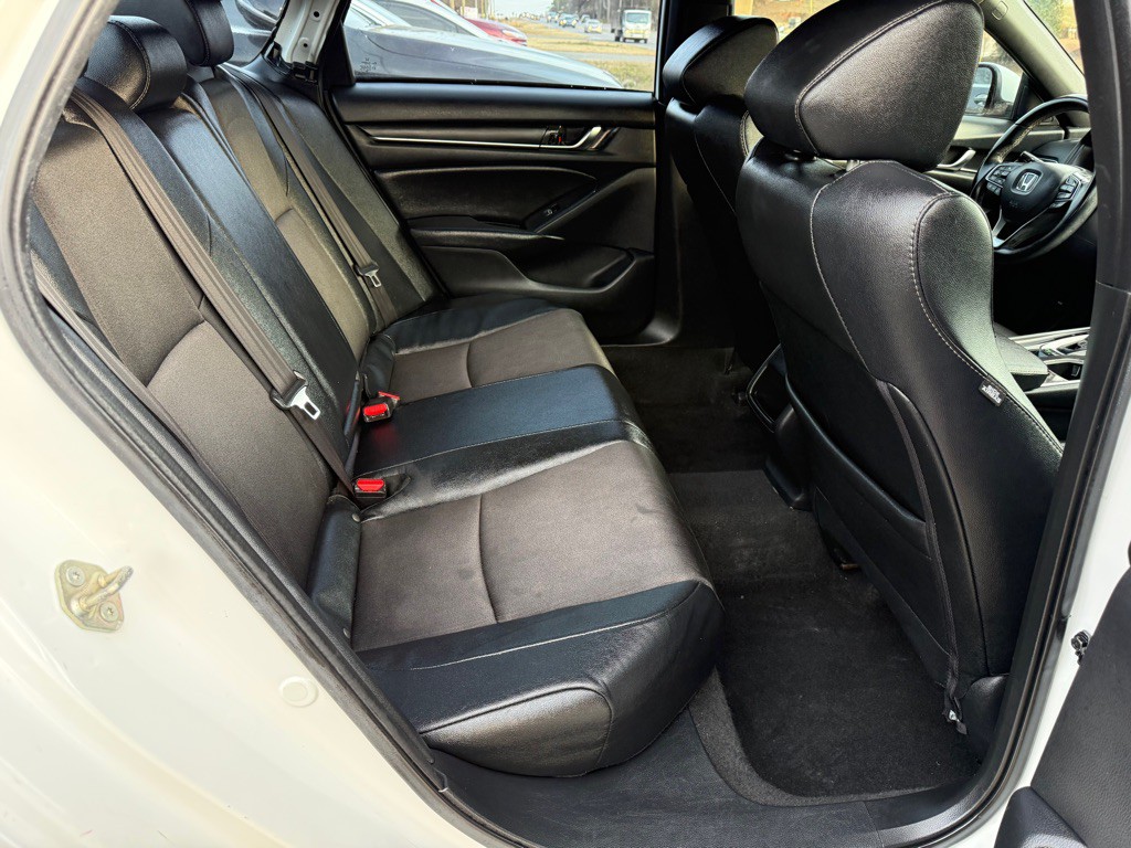 2019 Honda Accord Image 8