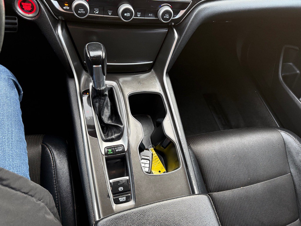 2019 Honda Accord Image 16