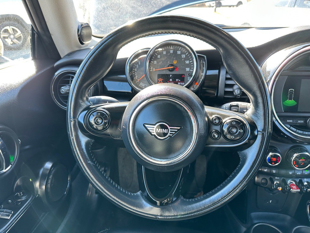 2019 MINI Cooper Image 8