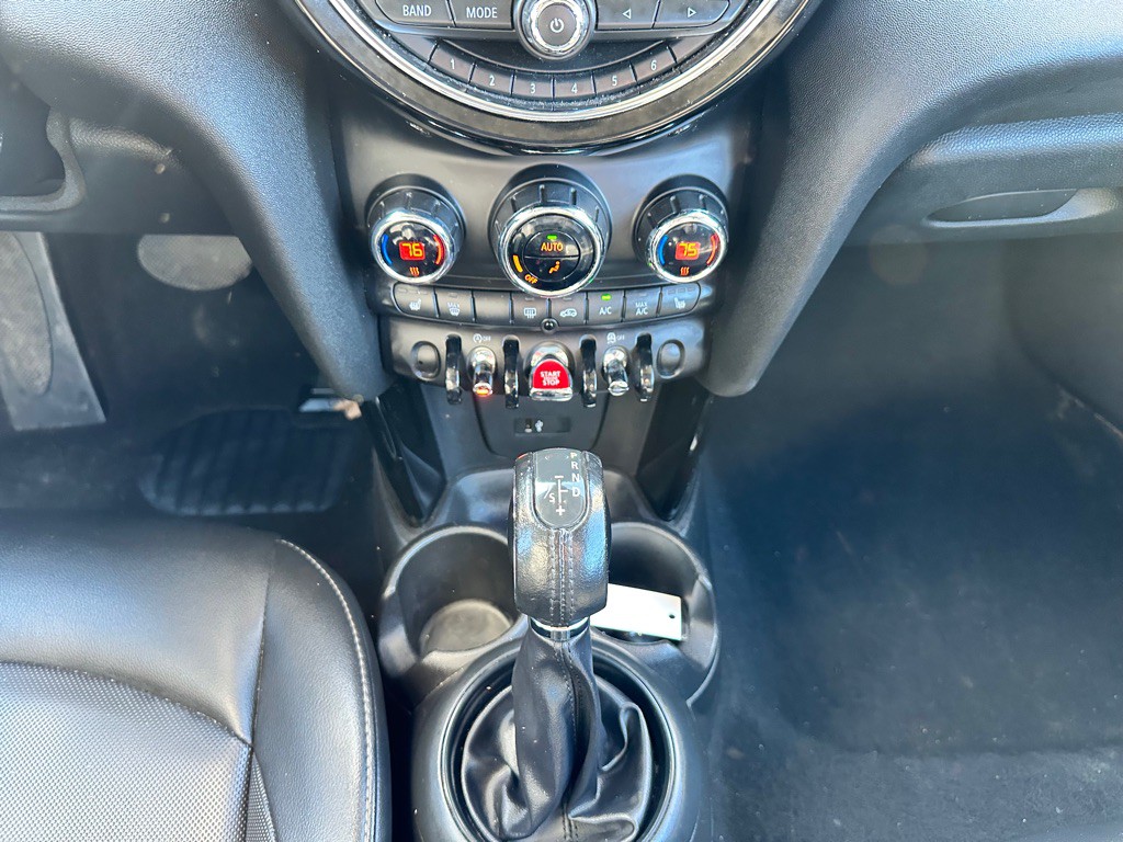 2019 MINI Cooper Image 9