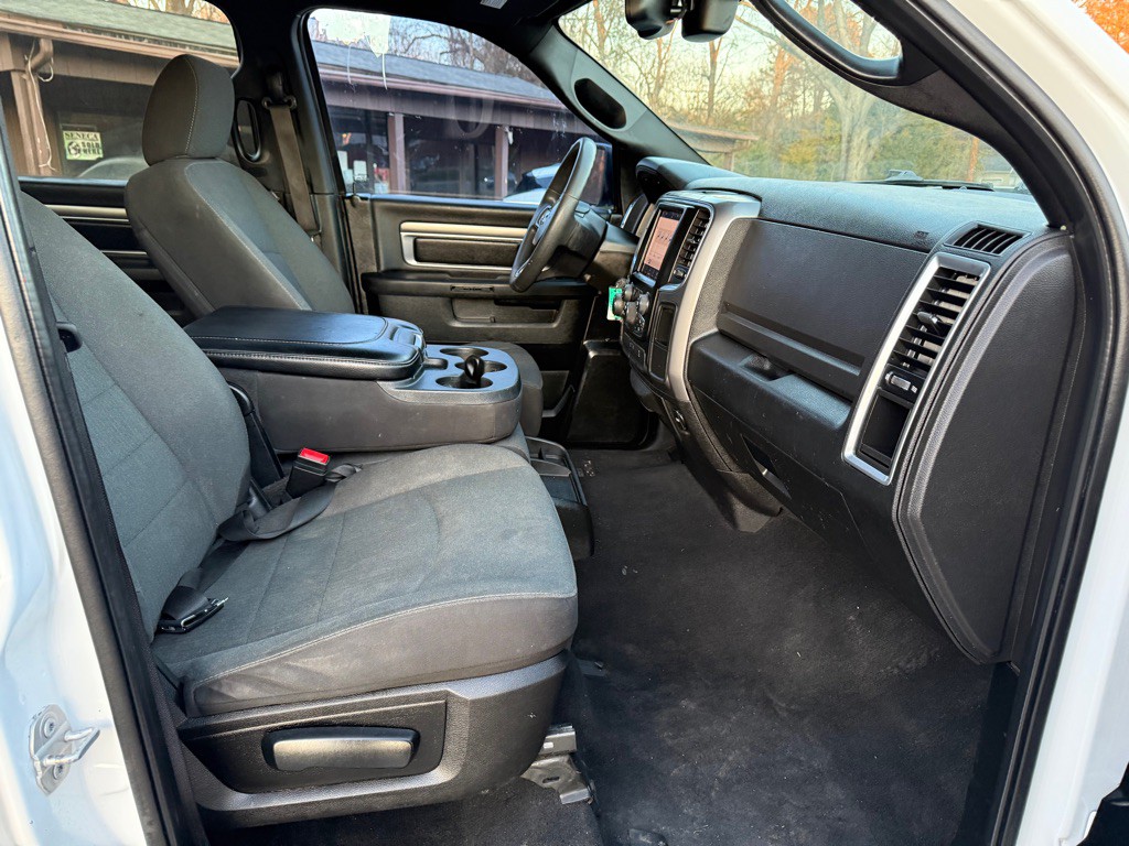 2022 RAM 1500 Image 6