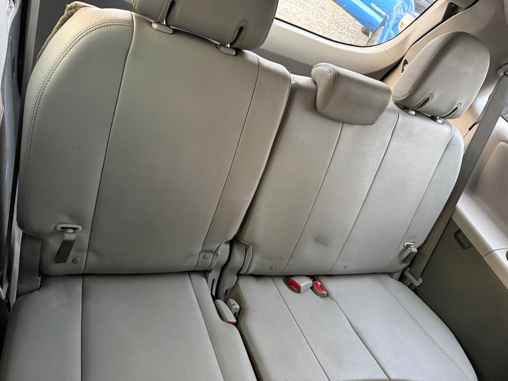 2017 Toyota Sienna Image 8