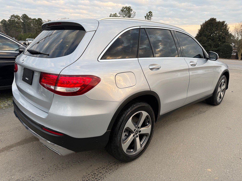 2017 Mercedes-Benz GLC-Class Image 3