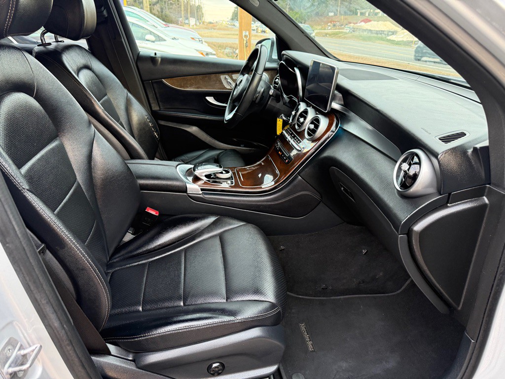 2017 Mercedes-Benz GLC-Class Image 5