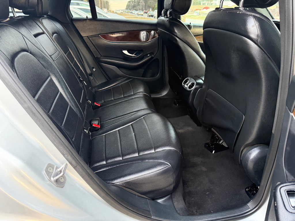 2017 Mercedes-Benz GLC-Class Image 7