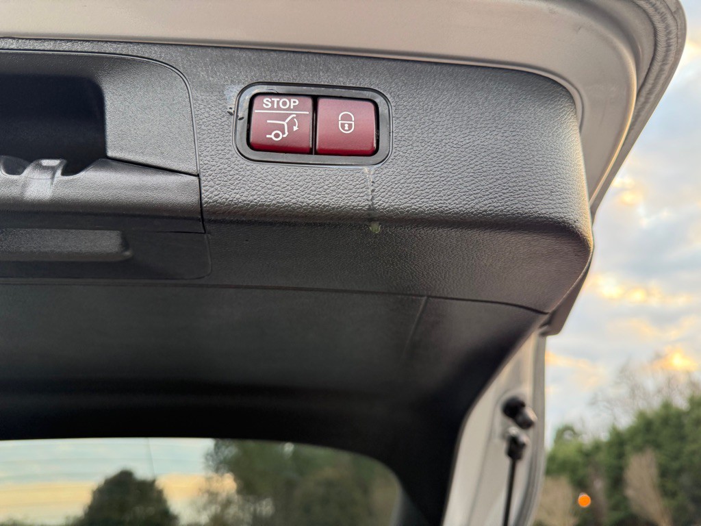 2017 Mercedes-Benz GLC-Class Image 10