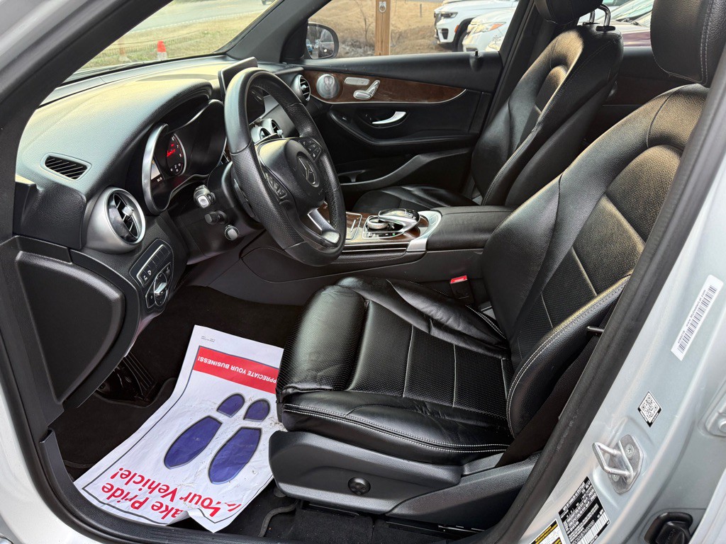 2017 Mercedes-Benz GLC-Class Image 12