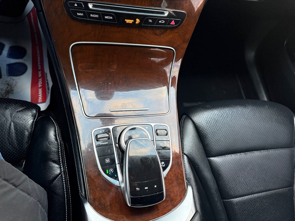 2017 Mercedes-Benz GLC-Class Image 16