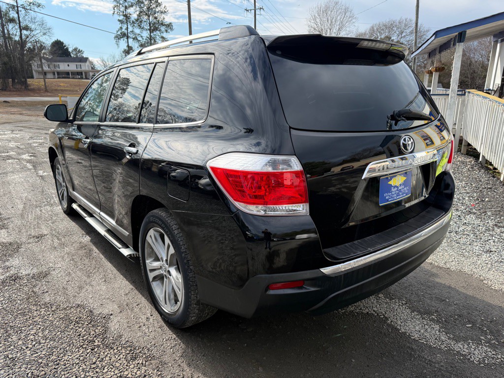 2011 Toyota Highlander Image 2