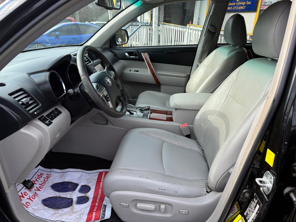 2011 Toyota Highlander Image 10