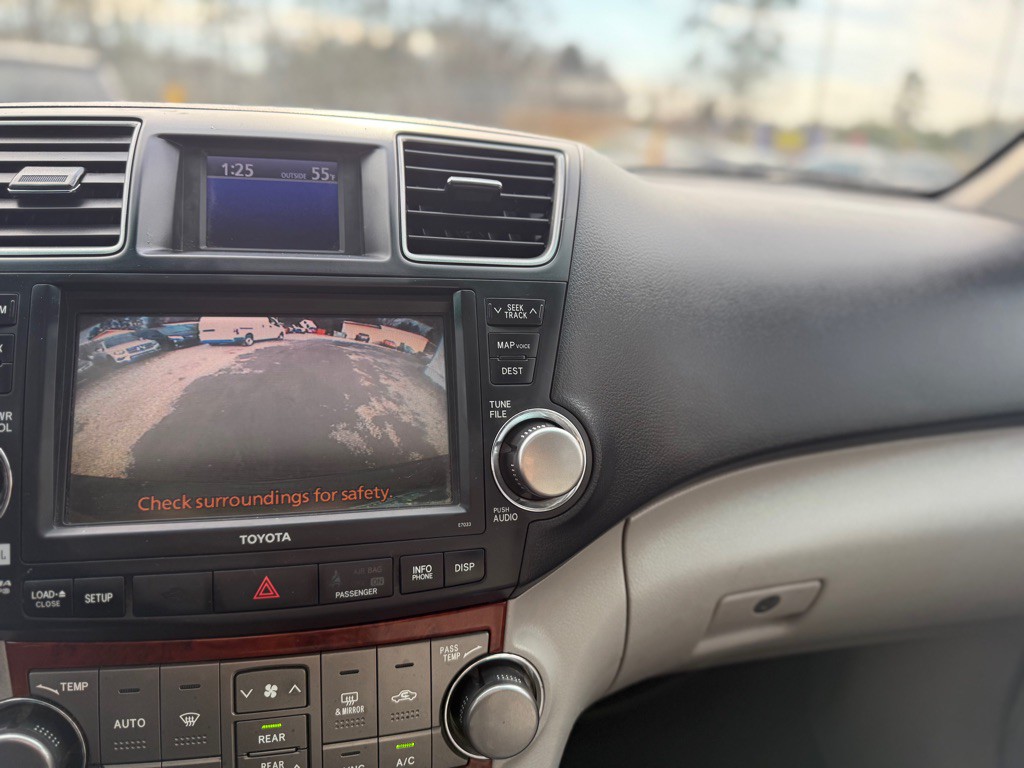 2011 Toyota Highlander Image 15