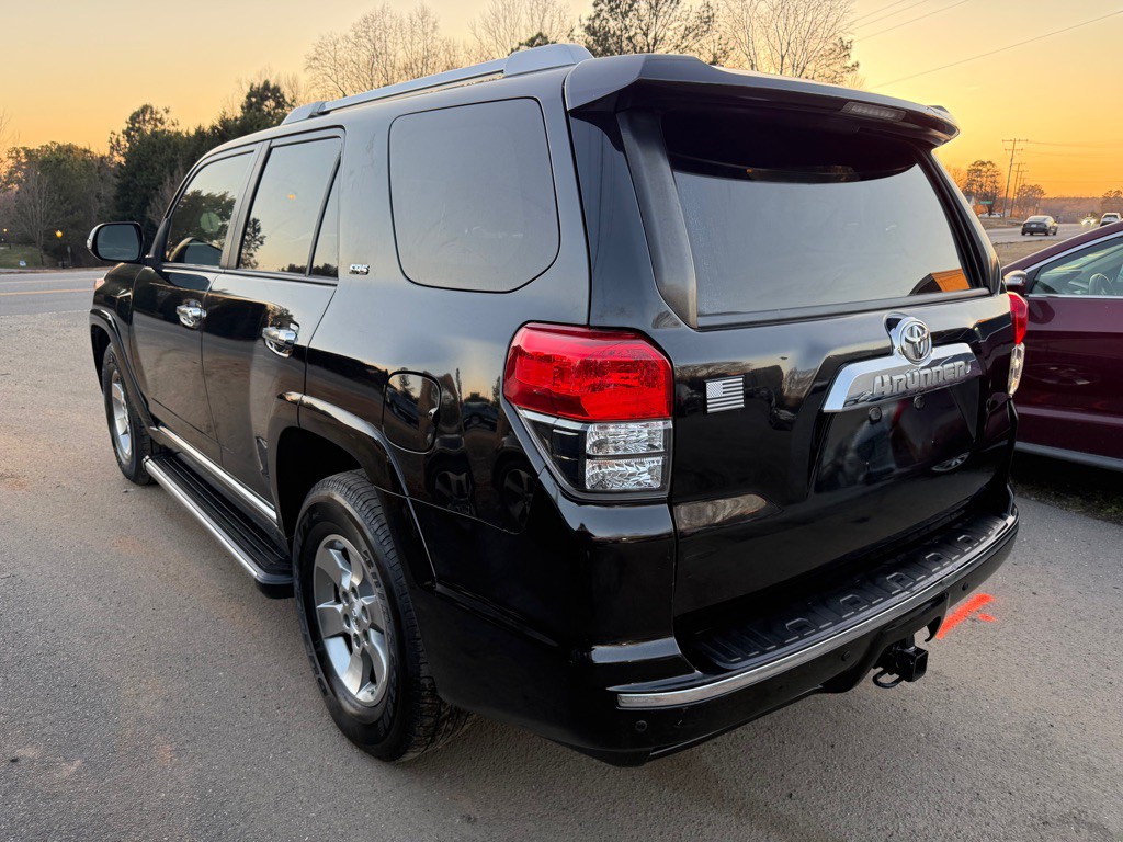 2013 Toyota 4Runner Image 2