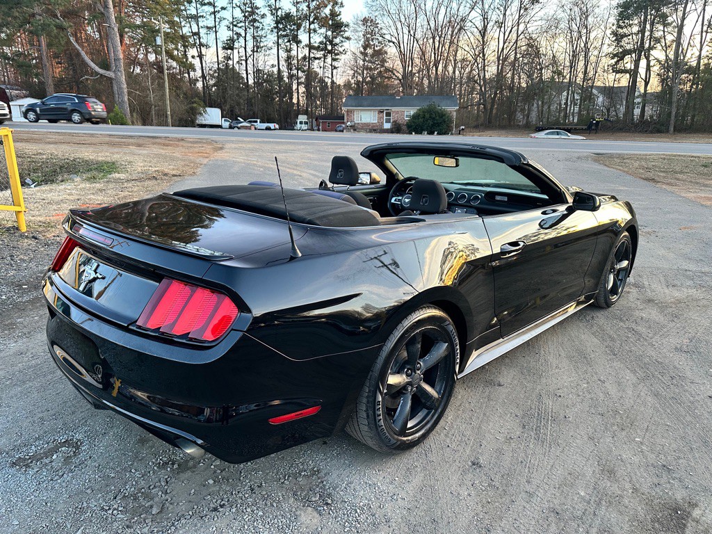 2015 Ford Mustang Image 3