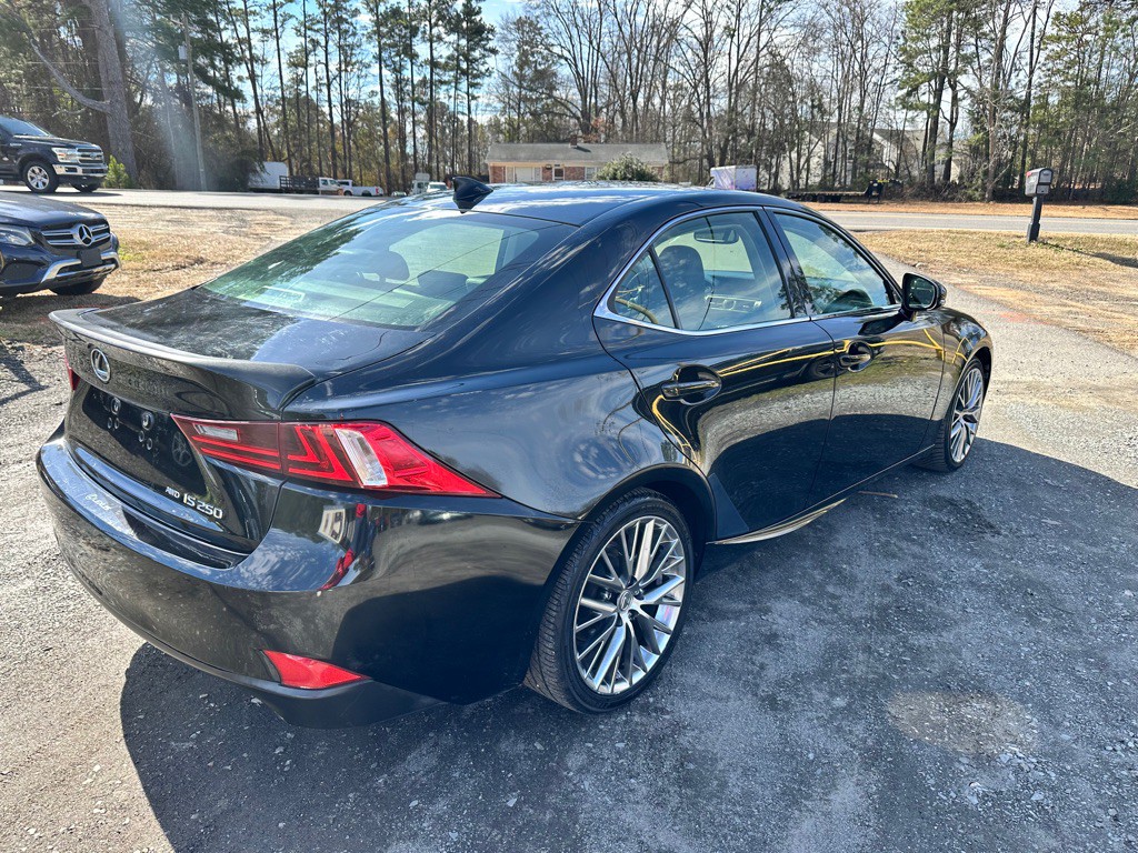 2015 Lexus IS Image 3