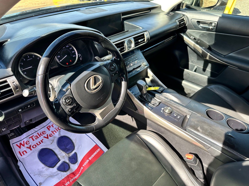 2015 Lexus IS Image 6