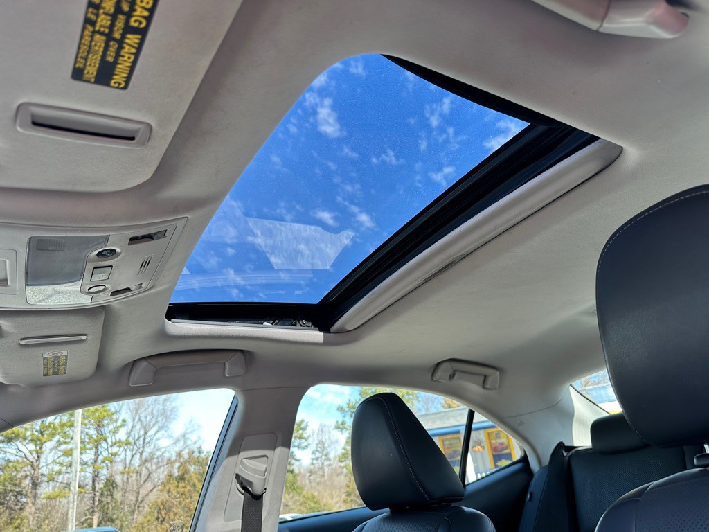 2015 Lexus IS Image 10