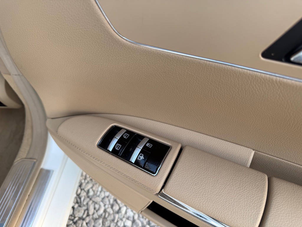 2011 Mercedes-Benz S-Class Image 9