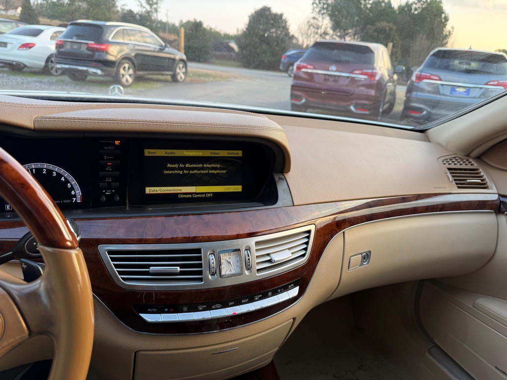 2011 Mercedes-Benz S-Class Image 16