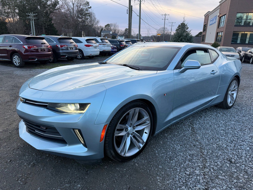 2017 Chevrolet Camaro Image 1